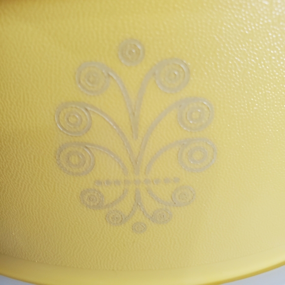 3 Round Tupperware Servalier Stacking Canister Sets 1 Brown 1 Orange 1 Yellow - Picture 10 of 13